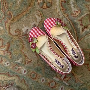 Hale Bob, size 7 1/2 M, Fun, Retro Flats